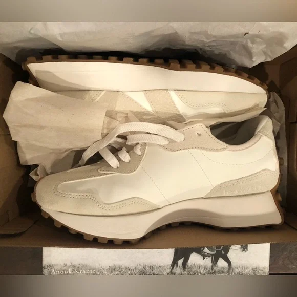 Women’s New Balance 327. Size 6. Beige White. New! - Picture 8 of 9